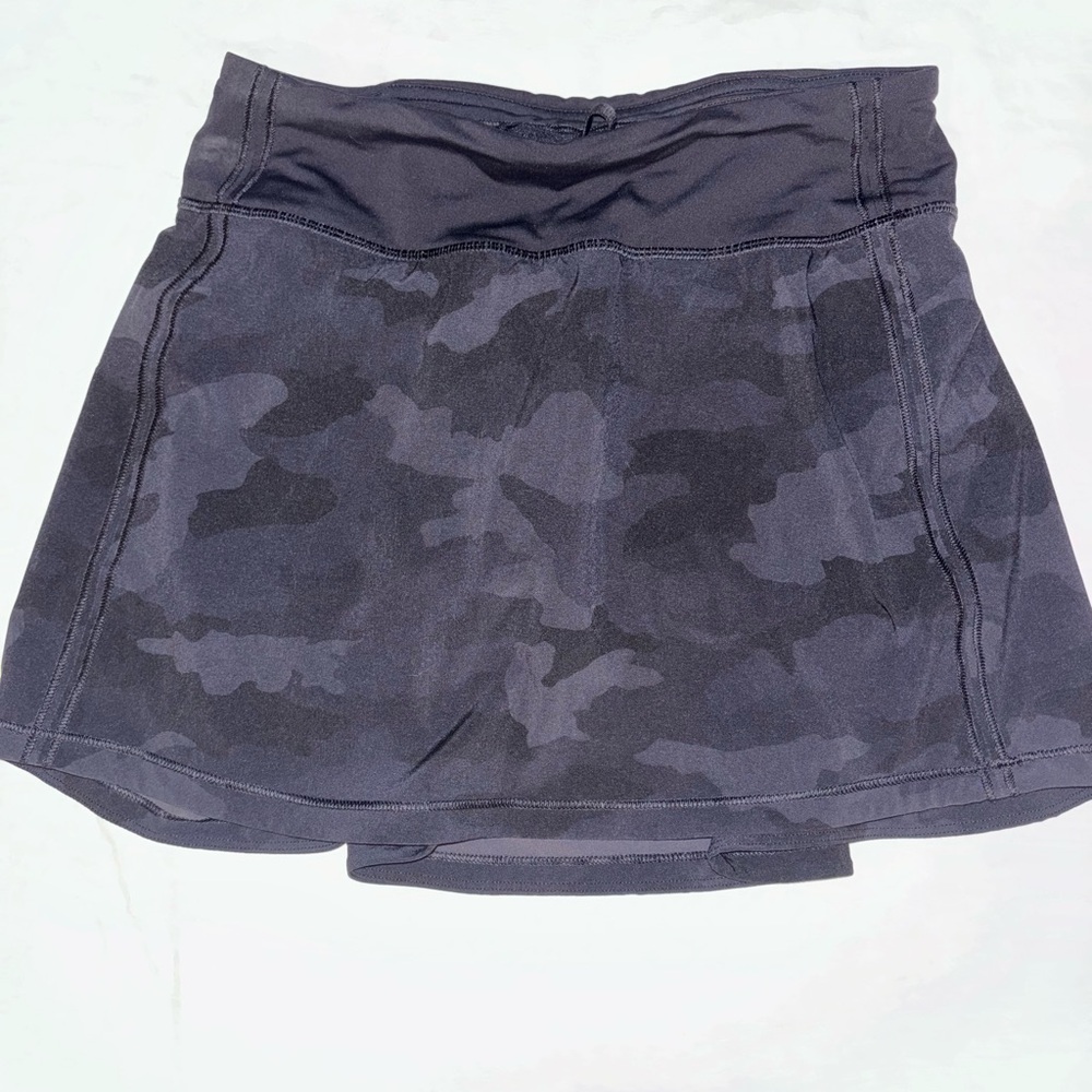 Lululemon pace rival skort